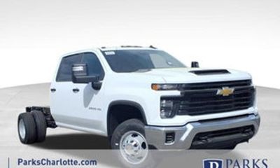 2025 Chevrolet Silverado HD Work Truck