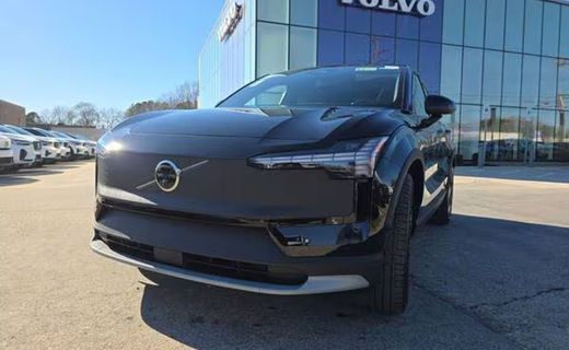 2026 Volvo EX30 CC Ultra