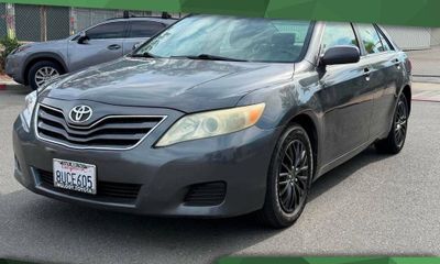 2010 Toyota Camry LE