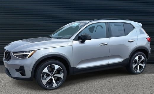 2026 Volvo XC40 Plus Dark