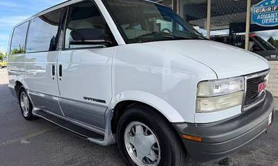 2000 GMC Safari SL