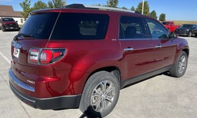 2016 GMC Acadia SLT 1