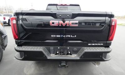 2024 GMC Sierra HD Denali