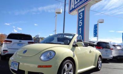 2006 Volkswagen Beetle W Package 2