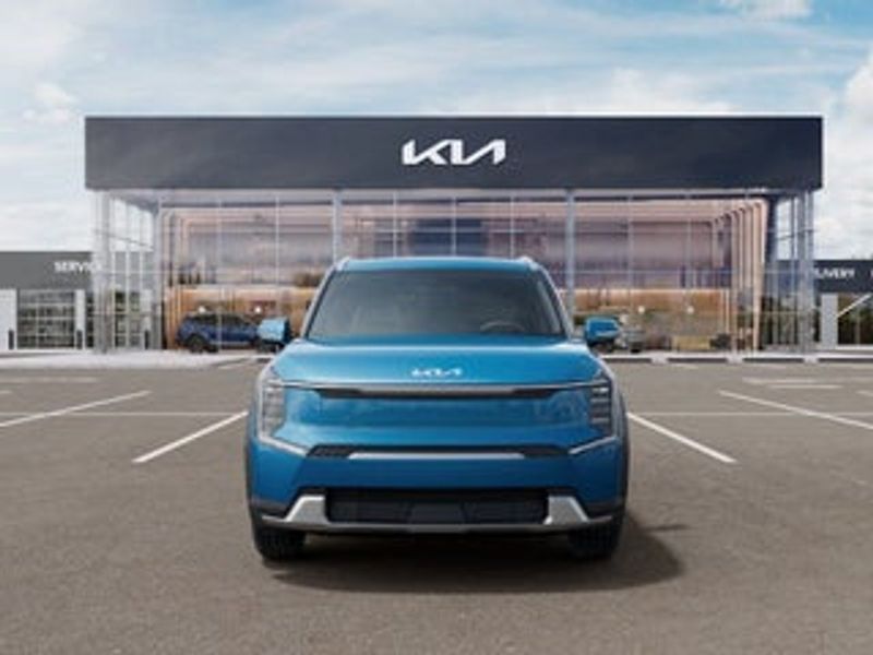 2025 Cadillac Lyriq — a typically priced live listing