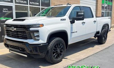 2025 Chevrolet Silverado HD Custom