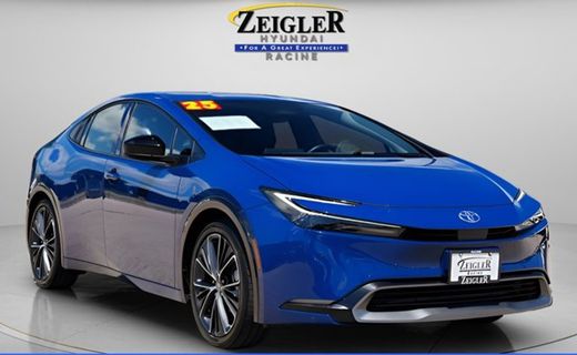 2025 Toyota Prius LE