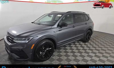 2024 Volkswagen Tiguan SE Black