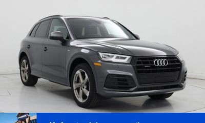 2020 Audi Q5 20T Titanium Premium