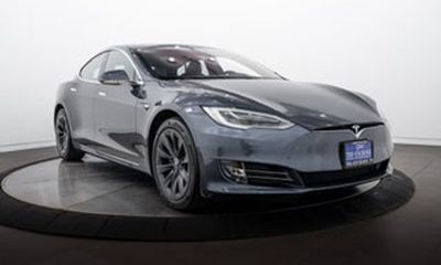 2020 Tesla Model S Performance