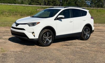 2018 Toyota RAV4 Adventure XLE