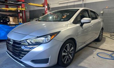 2024 Nissan Versa SV