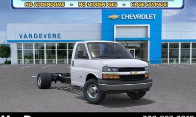 2026 Chevrolet Express 3500 Cutaway 177