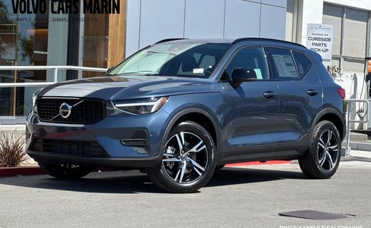 2026 Volvo XC40 Core