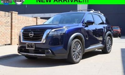 2023 Nissan Pathfinder SL