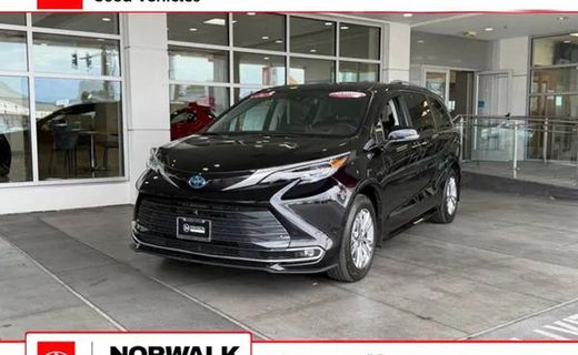 2024 Toyota Sienna Platinum
