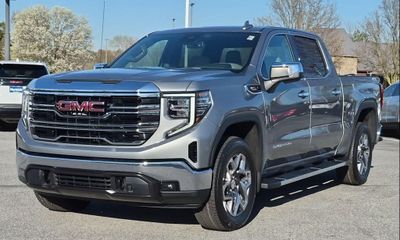 2026 GMC Sierra SLT