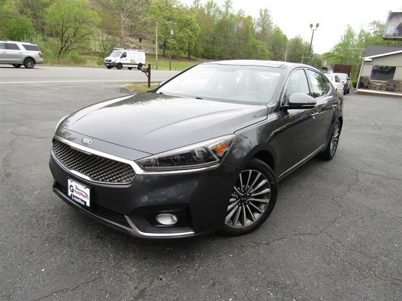 2017 Kia Cadenza — a typically priced live listing