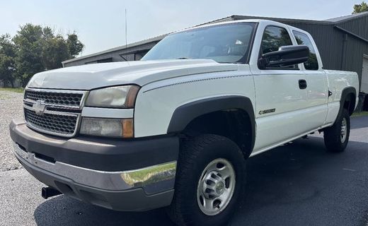 2005 Chevrolet Silverado LS