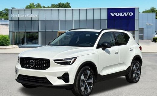 2026 Volvo XC40 Plus Dark