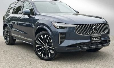 2026 Volvo XC90 Plus Bright