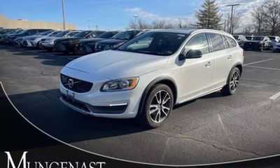 2016 Volvo V60CC SV33 Premier