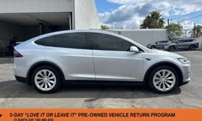 2015 Tesla Model S 70D