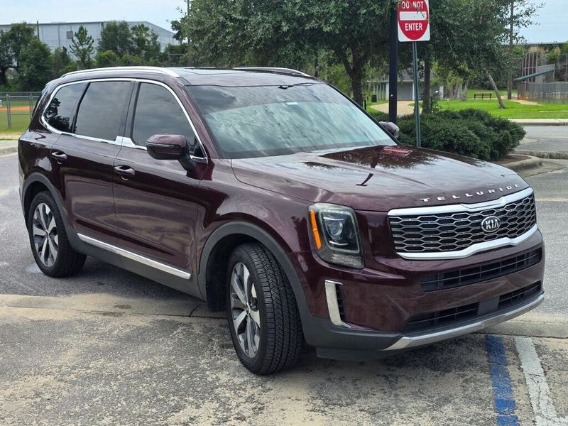 2020 Kia Telluride — a typically priced live listing