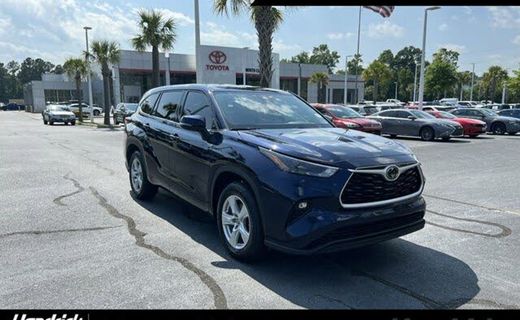 2022 Toyota Highlander LE