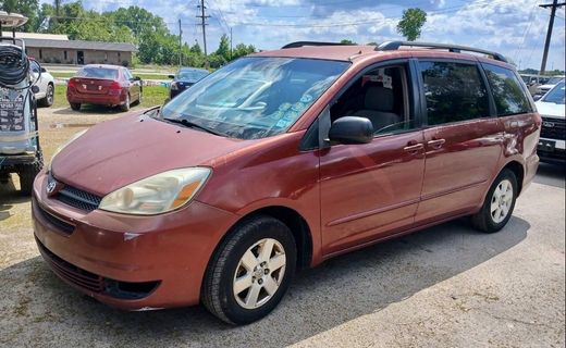 2005 Toyota Sienna LE