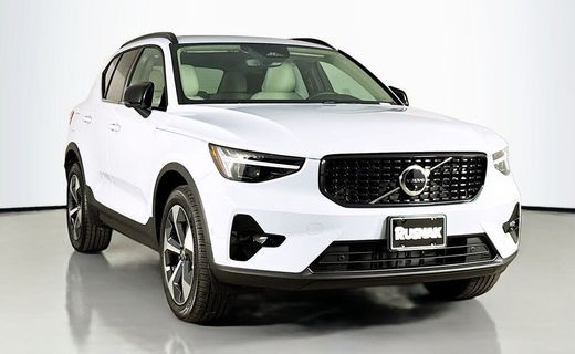 2026 Volvo XC40 Plus Dark