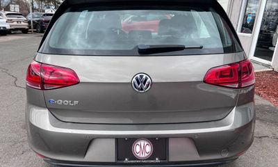 2016 Volkswagen E-Golf SEL Premium