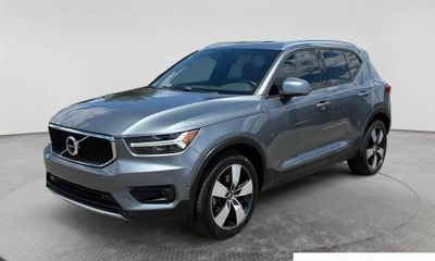2019 Volvo XC40 Momentum