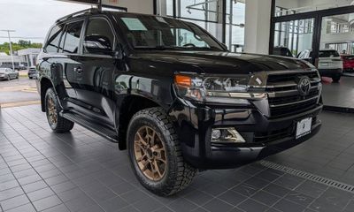 2020 Toyota Land Cruiser VX R Grade