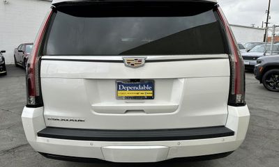 2017 Cadillac Escalade ESV Luxury