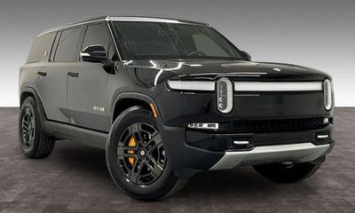 2023 Rivian R1S Adventure
