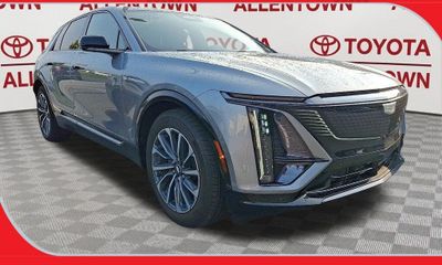 2025 Cadillac Lyriq Sport 1