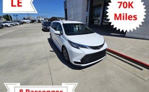 2022 Toyota Sienna LE