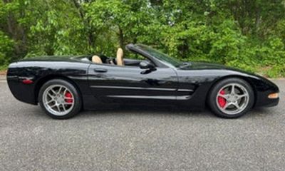 2001 Chevrolet Corvette Base
