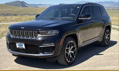 2023 Jeep Grand Cherokee Summit Reserve