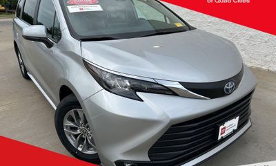 2025 Toyota Sienna XLE
