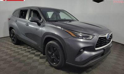 2023 Toyota Highlander LE