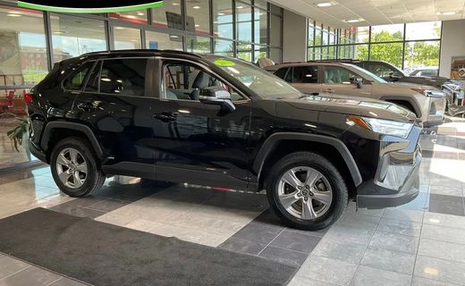 2025 Toyota RAV4 XLE