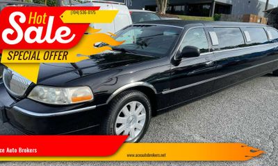 2005 Lincoln Town CAR Executive