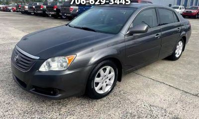 2010 Toyota Avalon XL 4D Sedan