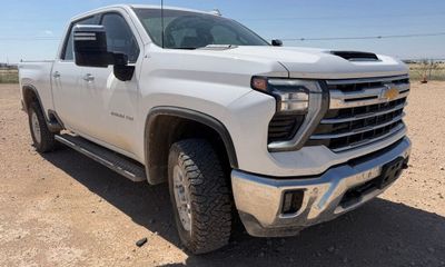 2025 Chevrolet Silverado HD LTZ