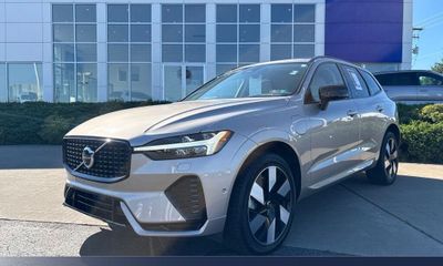 2025 Volvo XC60 Ultra Dark