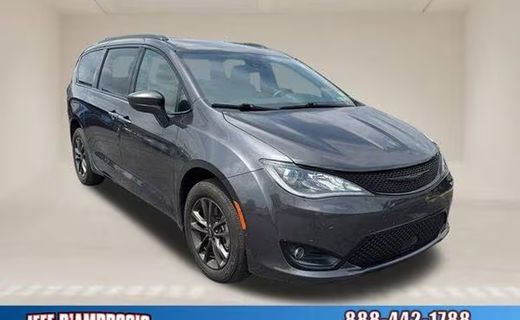 2020 Chrysler Pacifica Touring L