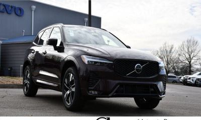 2026 Volvo XC60 Plus Dark