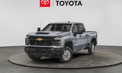 2024 Chevrolet Silverado HD Custom